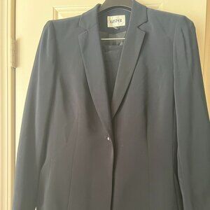 Kasper Navy Blue Pant suit Sz 8